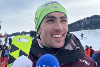 Troisième du slalom de Kitzbühel, Daniel Yule cherchait ses supporters du regard dans l'aire d'arrivée